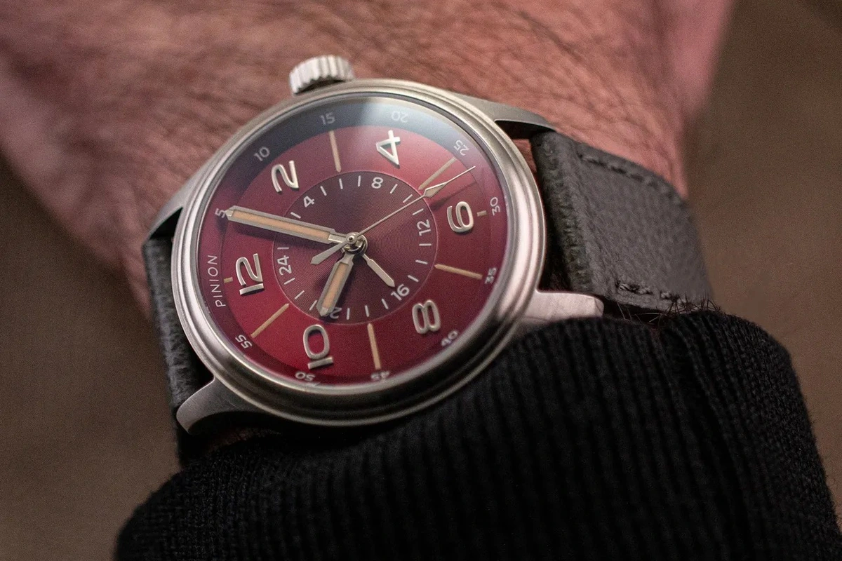 Pinion Neutron Dual on the Wrist